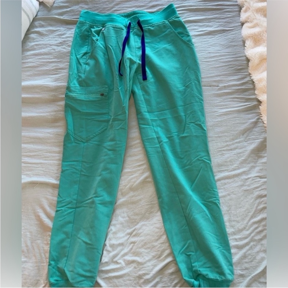 EUC Teal Figs Scrub Joggers